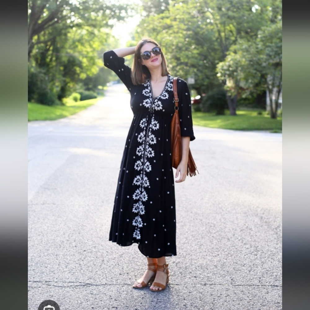 Free People Navy Floral Long Sleeve Dress.Pit To Pit 19"